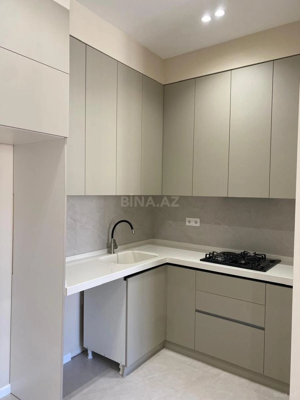 Satılır 2 otaqlı mənzil 55 m²