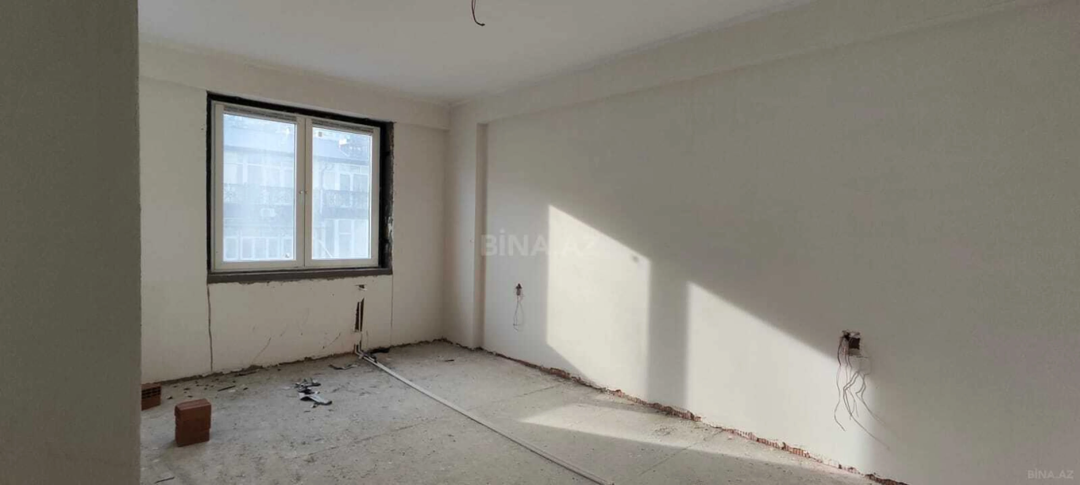 Satılır 2 otaqlı mənzil 74 m²