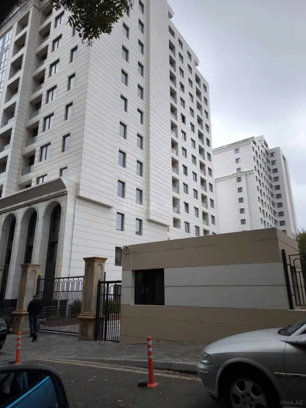 Satılır 2 otaqlı mənzil 74 m²