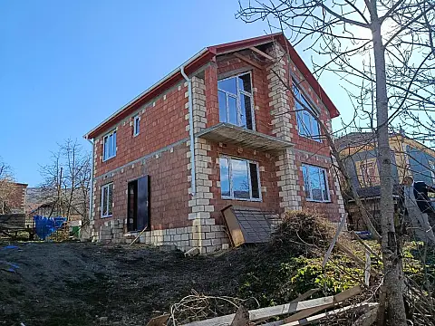 Satılır 6 otaqlı həyət evi 300 m²