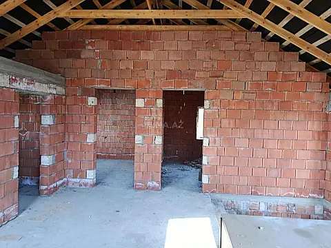 Satılır 6 otaqlı həyət evi 300 m²