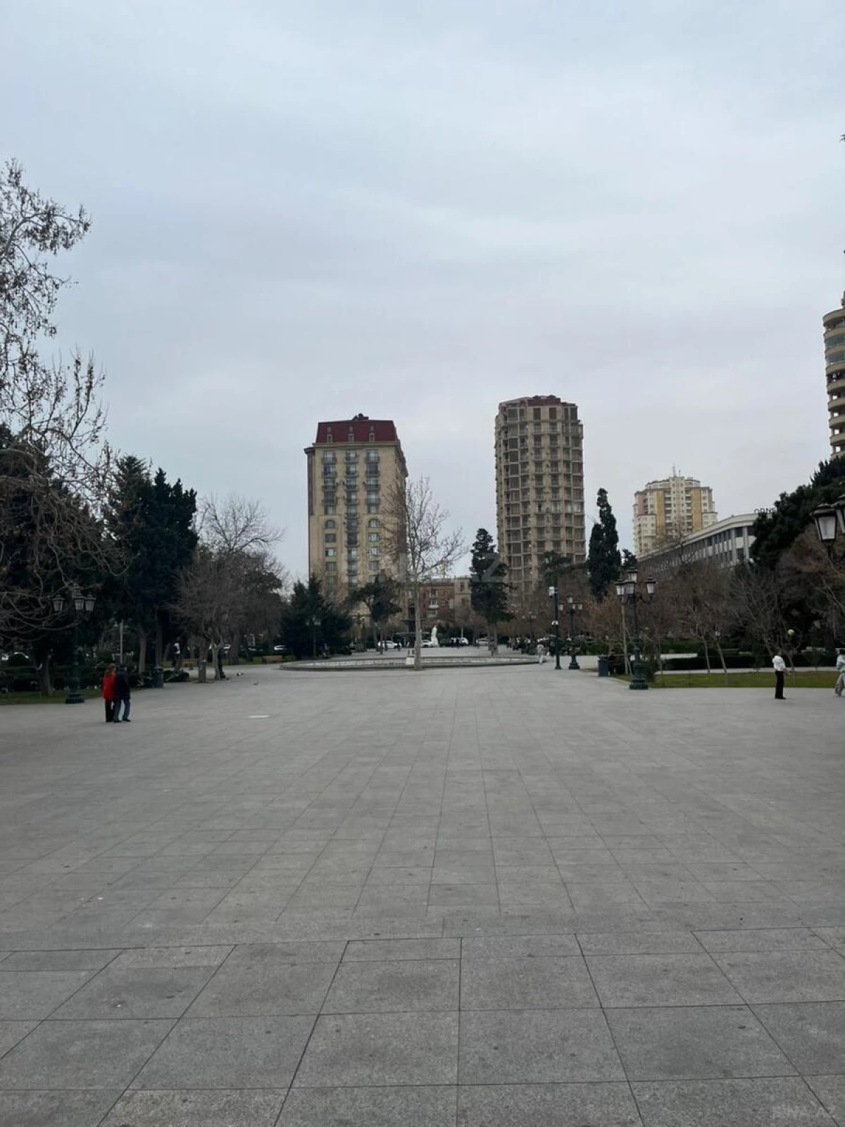 Satılır 5 otaqlı mənzil 160 m²