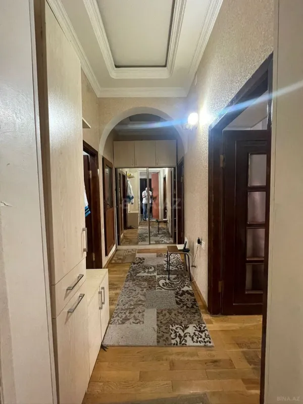 Satılır 5 otaqlı mənzil 160 m²