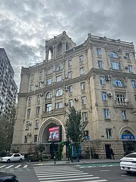 Satılır 5 otaqlı mənzil 160 m² — Bakı 5 otaq 160.00 m²