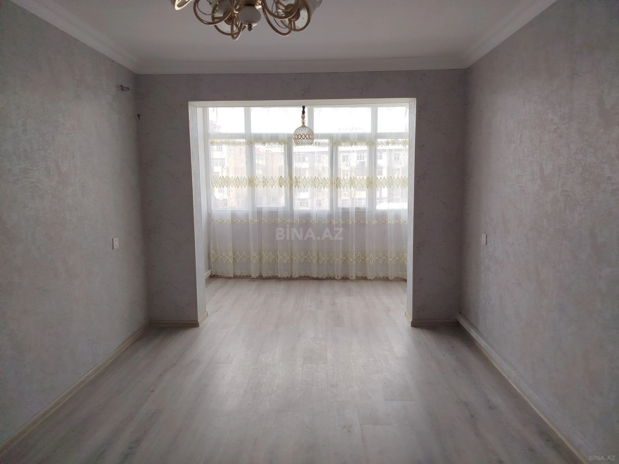 Satılır 3 otaqlı mənzil 76 m²