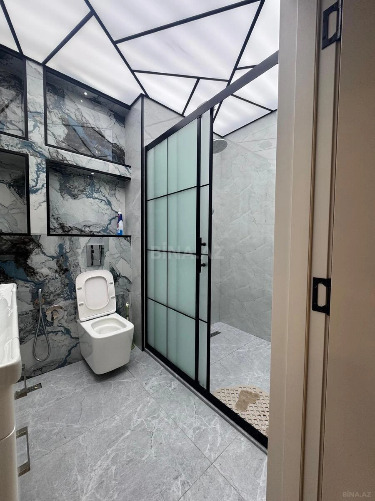 Kirayə verilir 3 otaqlı mənzil 130 m²