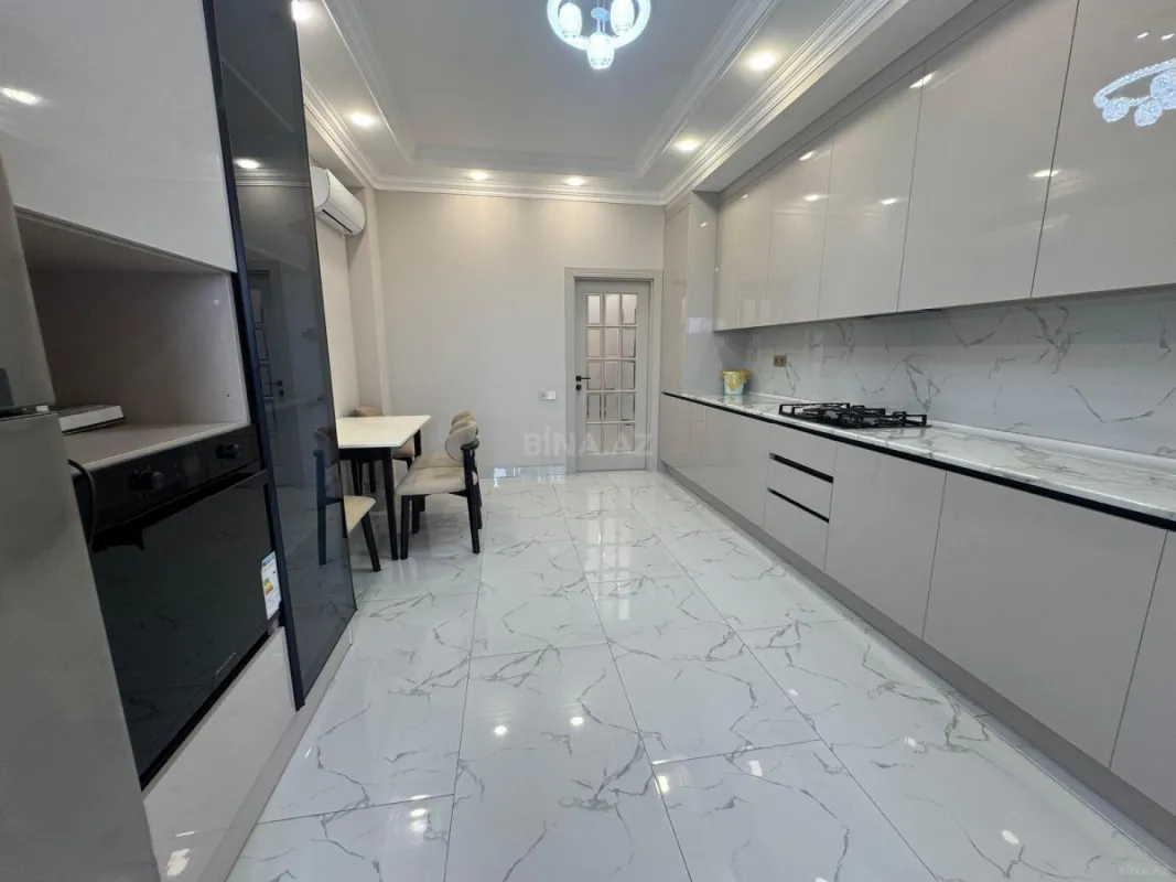 Kirayə verilir 3 otaqlı mənzil 130 m²