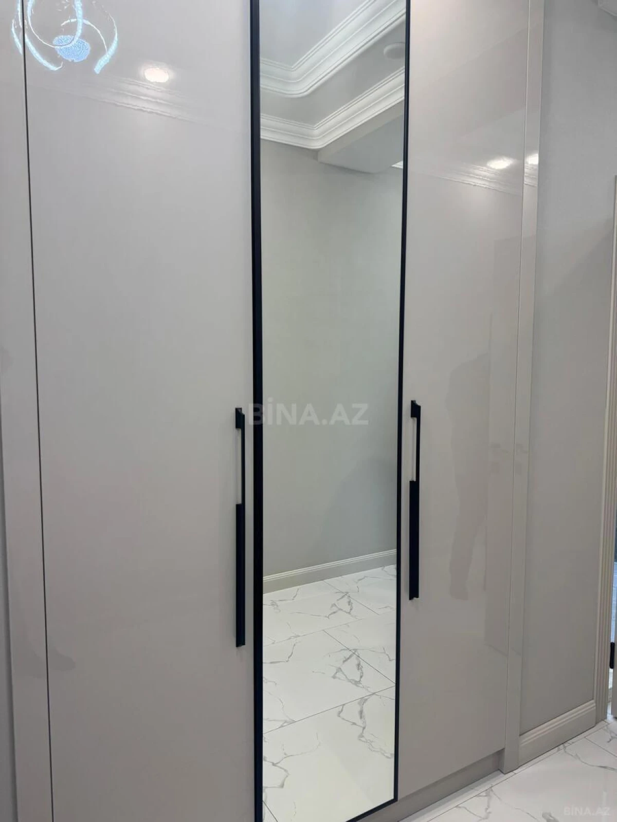 Kirayə verilir 3 otaqlı mənzil 130 m²