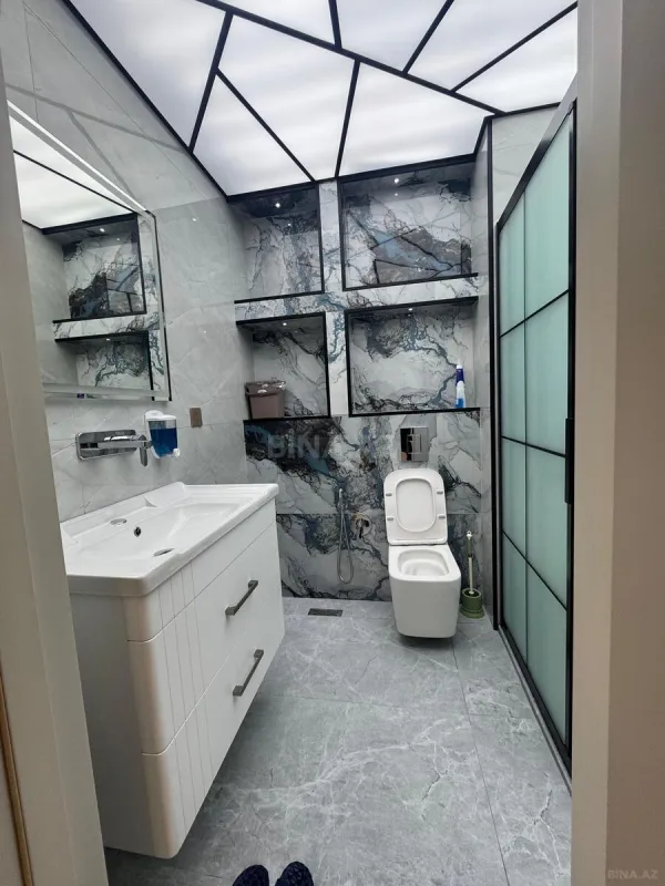 Kirayə verilir 3 otaqlı mənzil 130 m²
