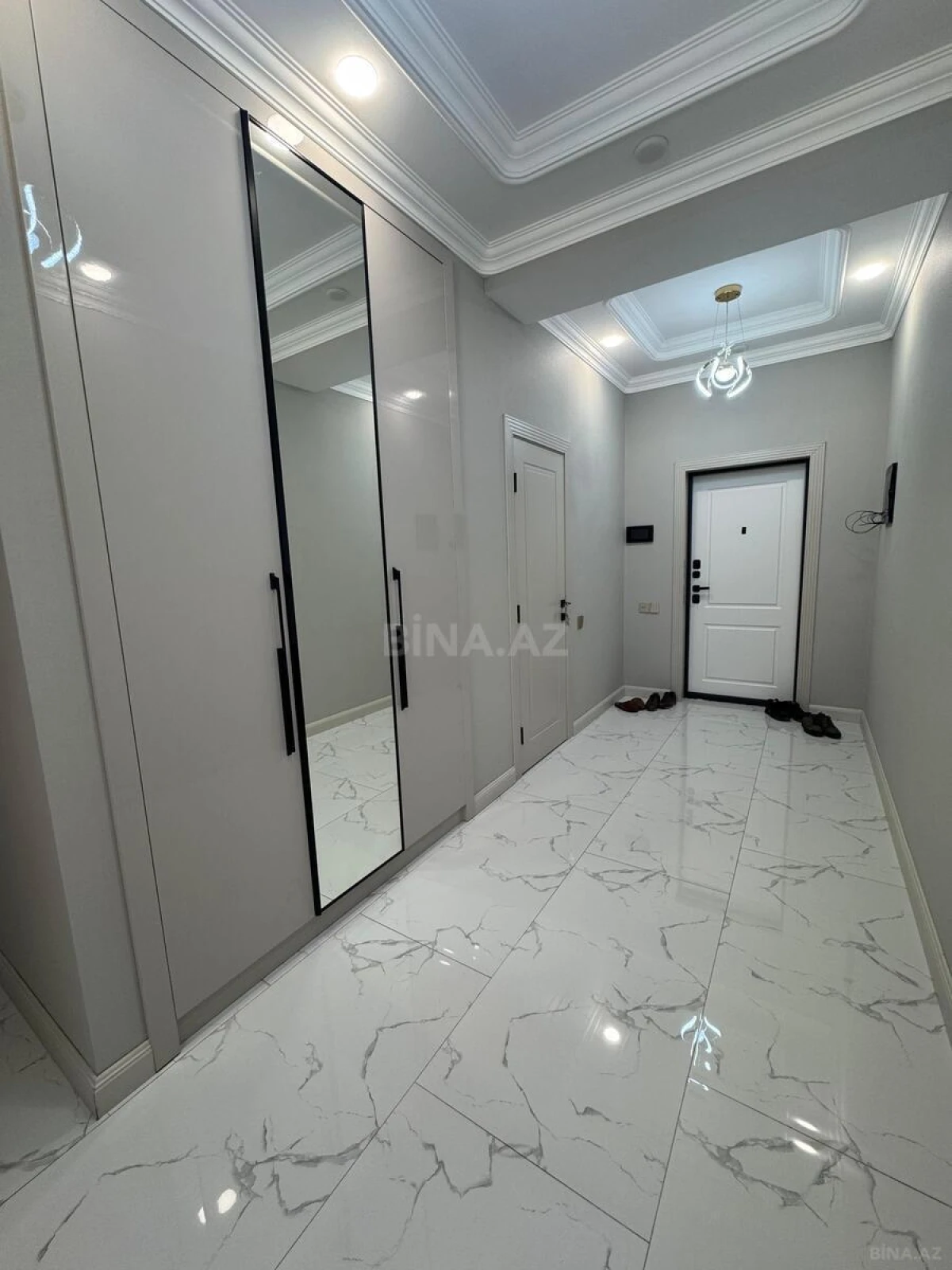 Kirayə verilir 3 otaqlı mənzil 130 m²