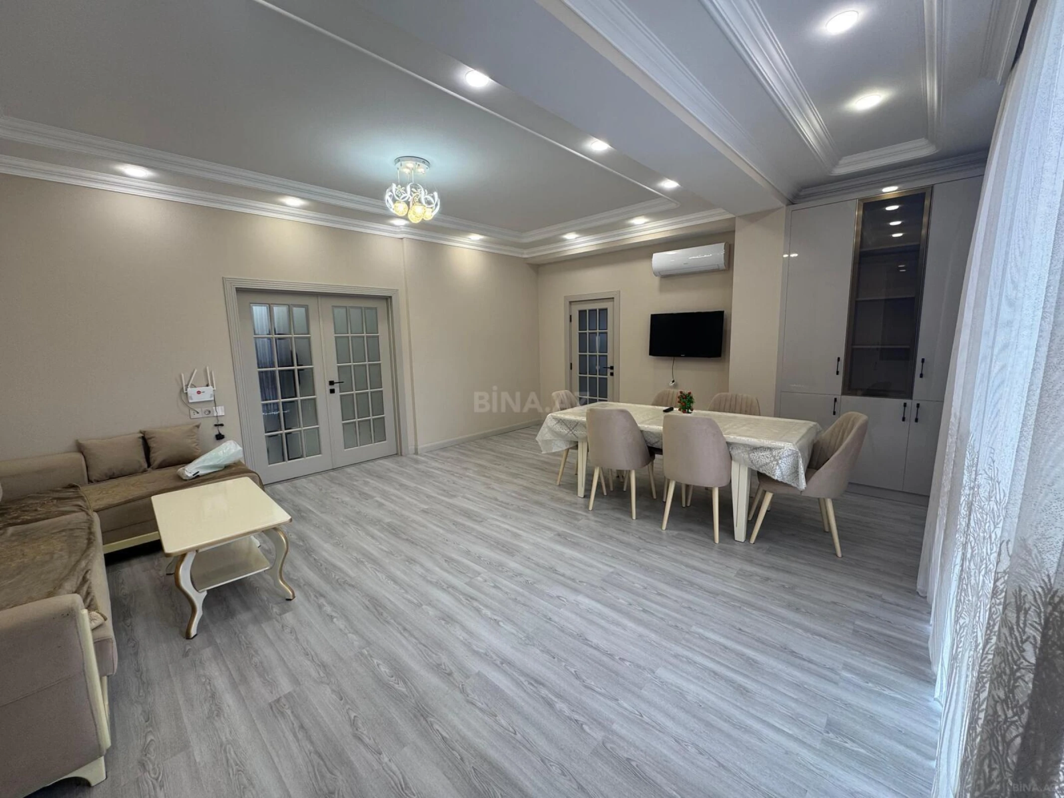 Kirayə verilir 3 otaqlı mənzil 130 m²