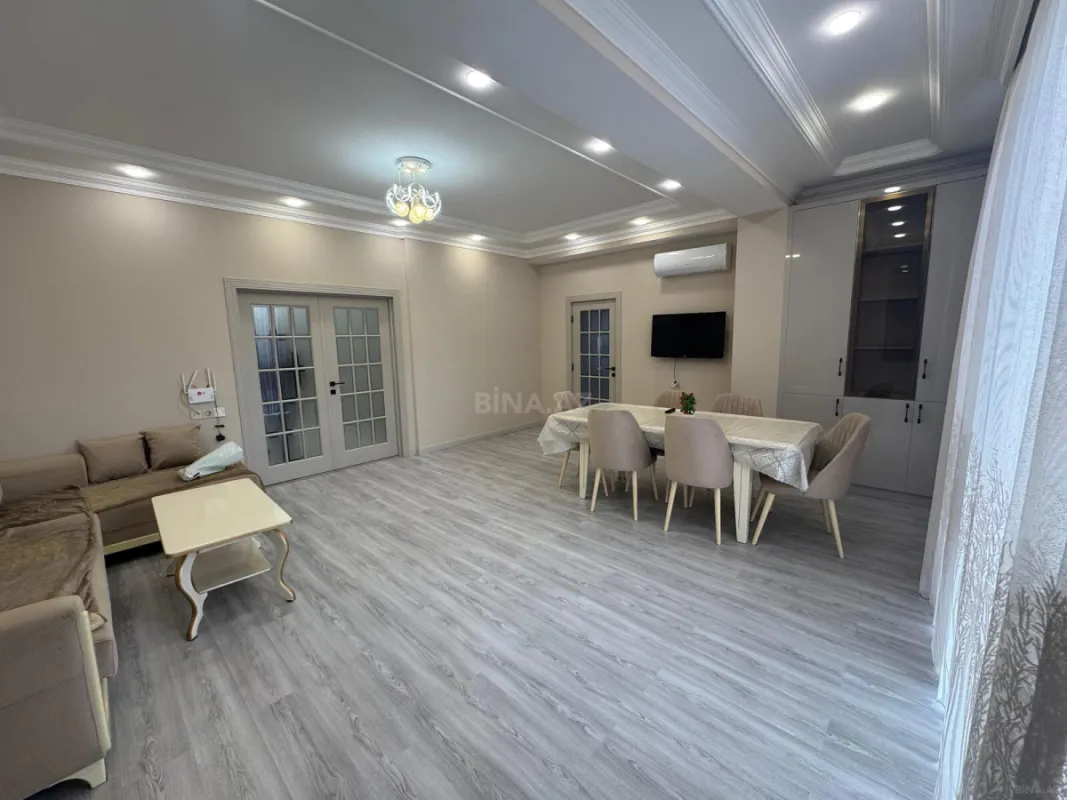 Kirayə verilir 3 otaqlı mənzil 130 m²