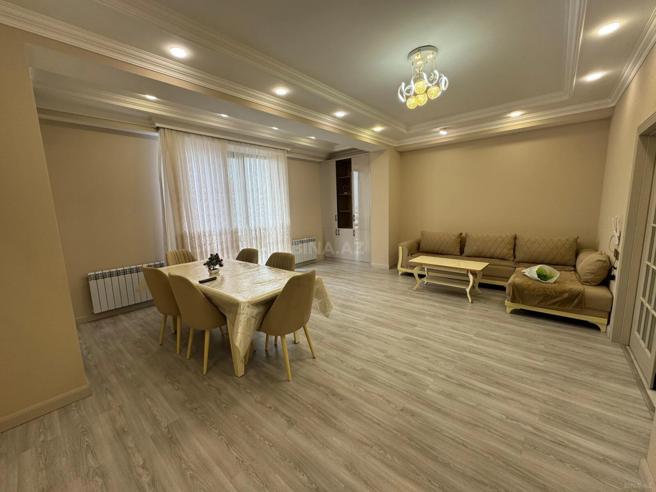 Kirayə verilir 3 otaqlı mənzil 130 m²