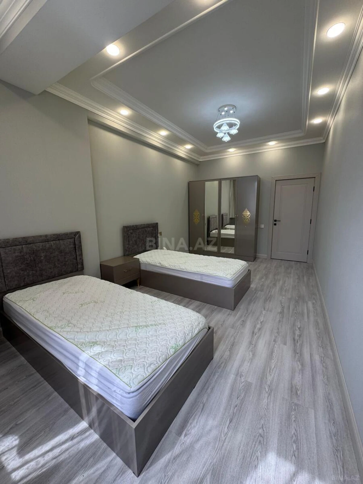 Kirayə verilir 3 otaqlı mənzil 130 m²
