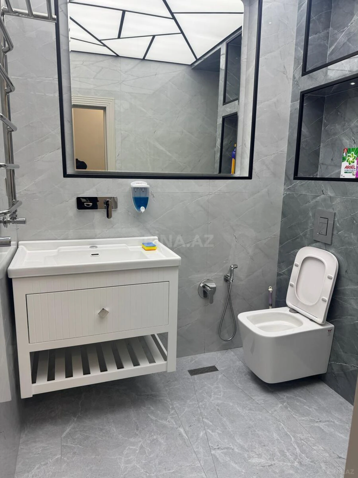 Kirayə verilir 3 otaqlı mənzil 130 m²