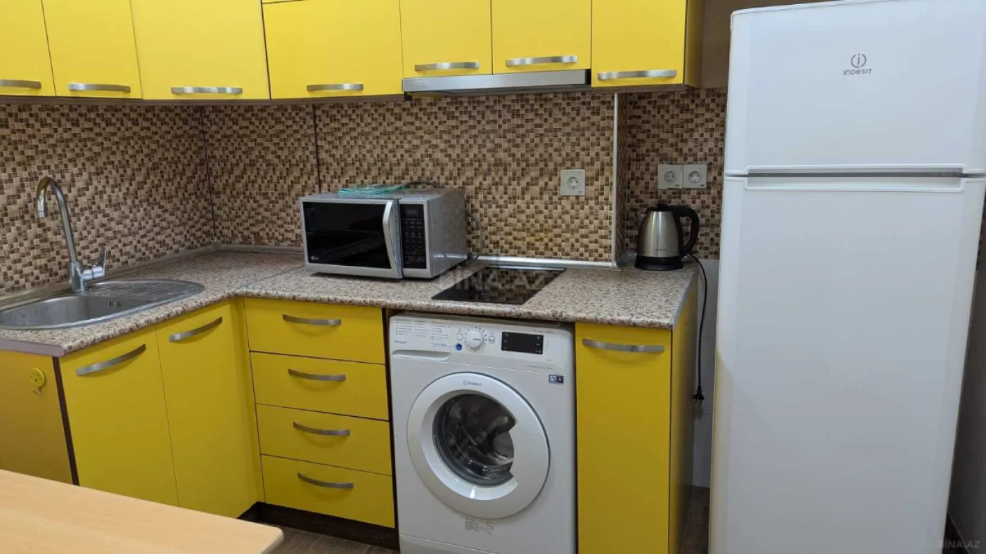Kirayə verilir 2 otaqlı mənzil 67 m²