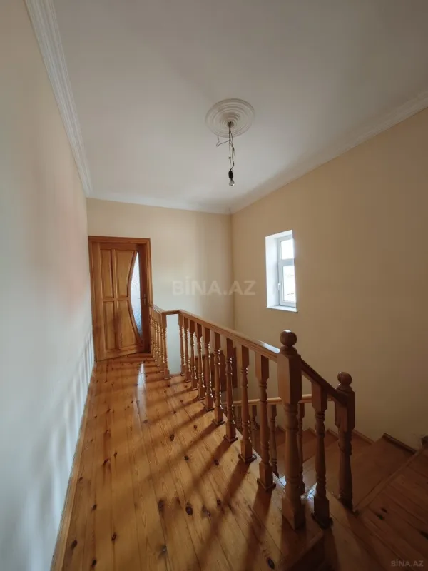 Satılır 6 otaqlı həyət evi 200 m²