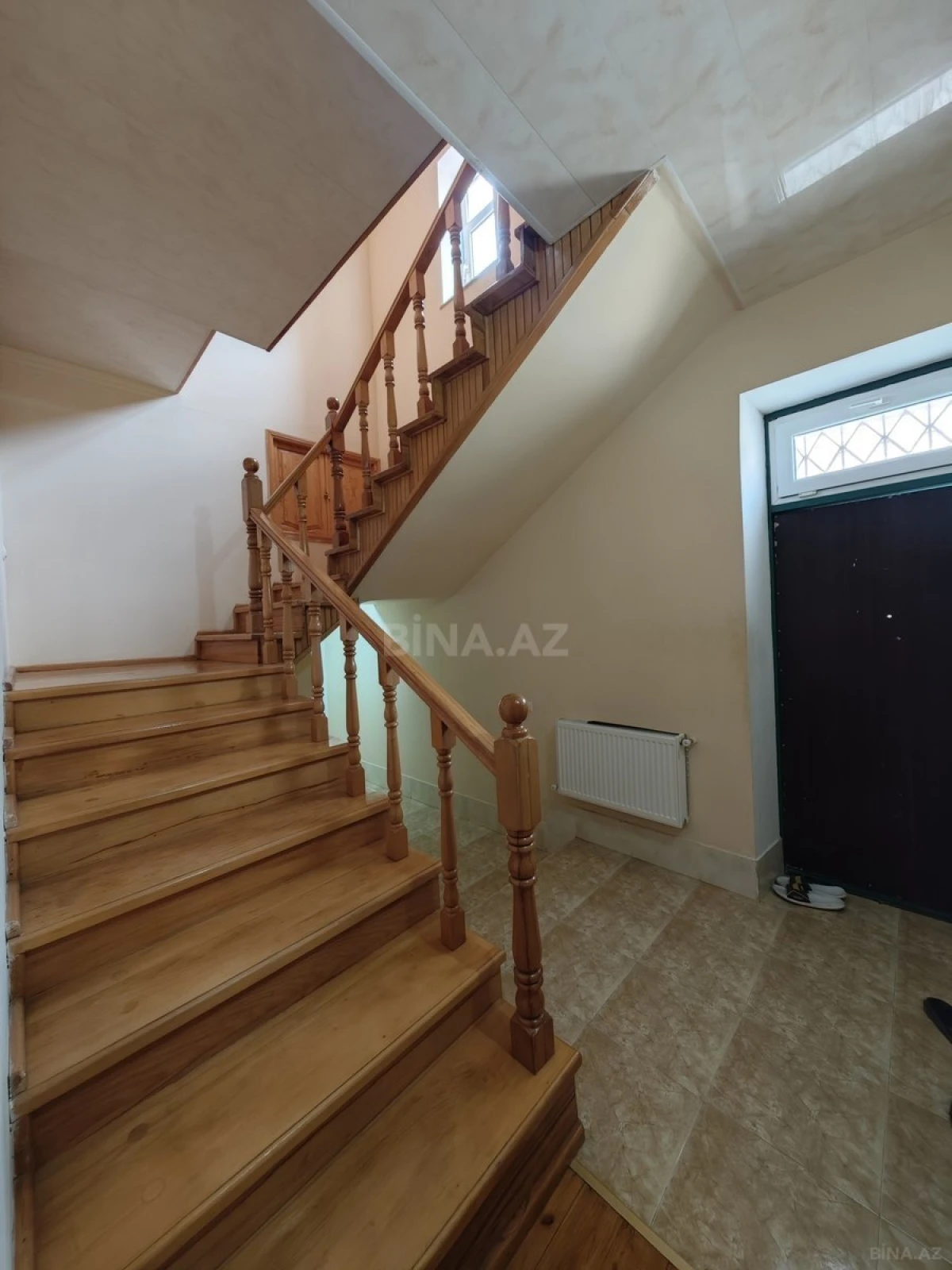 Satılır 6 otaqlı həyət evi 200 m²