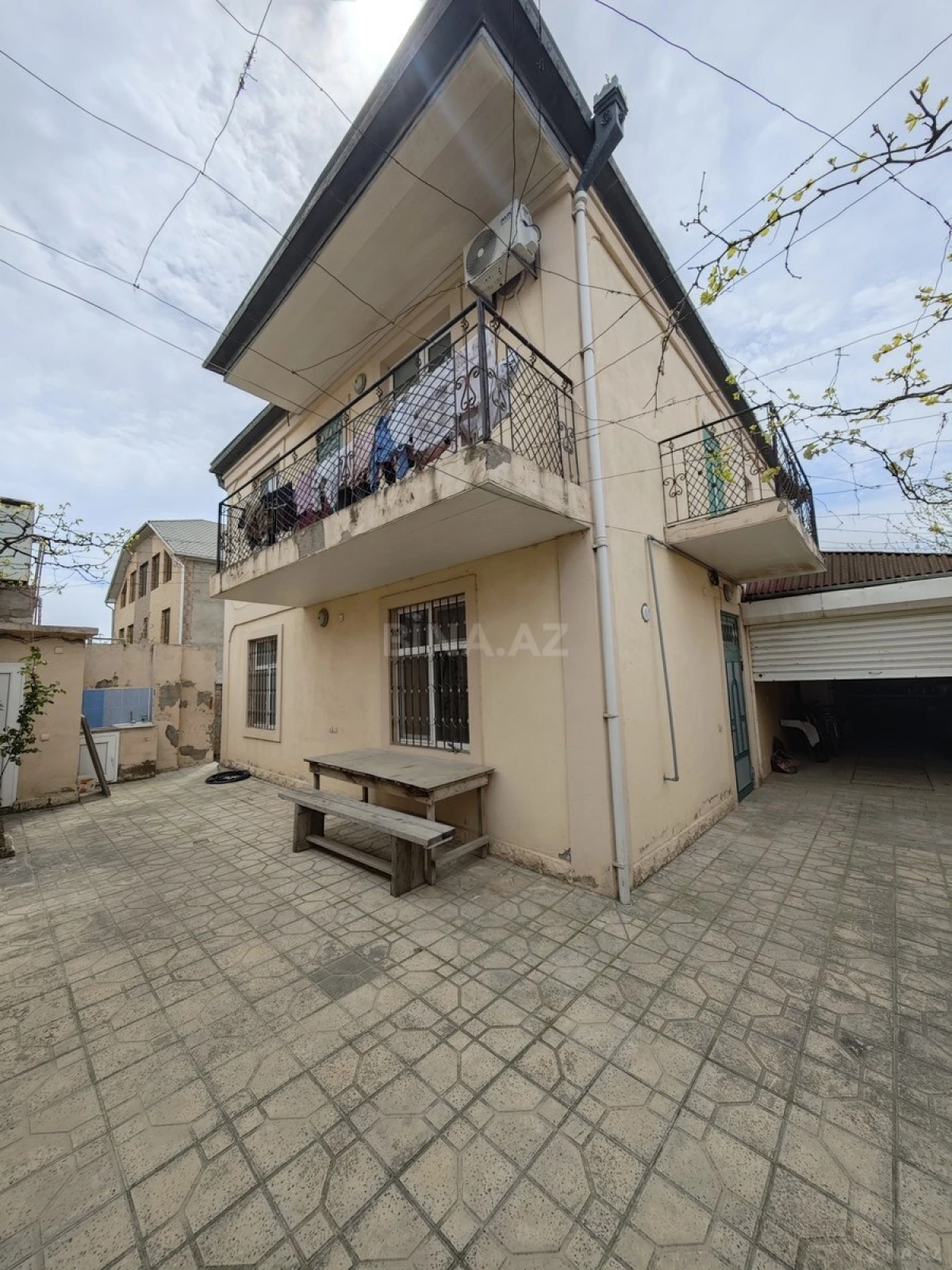 Satılır 6 otaqlı həyət evi 200 m²