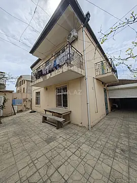 Satılır 6 otaqlı həyət evi 200 m²