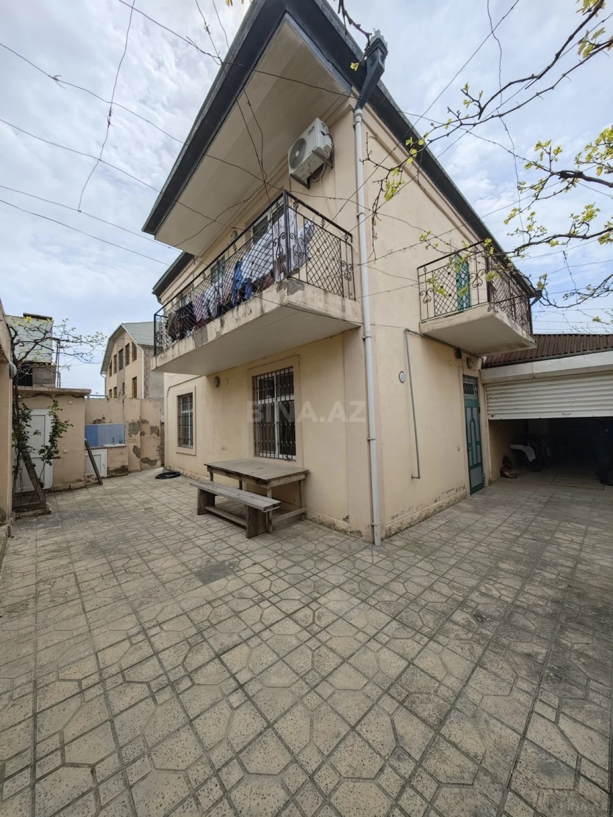 Satılır 6 otaqlı həyət evi 200 m²