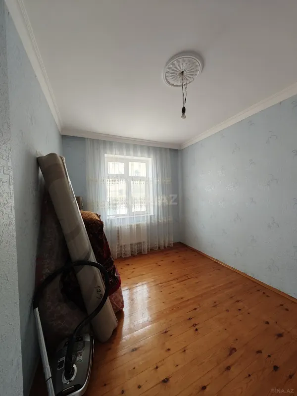 Satılır 6 otaqlı həyət evi 200 m²