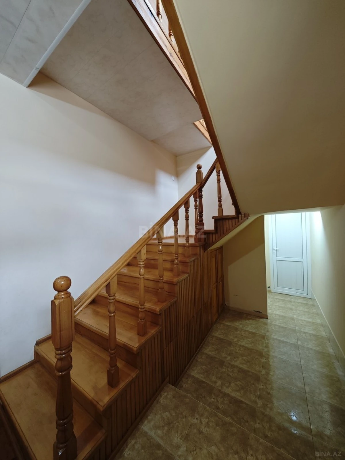 Satılır 6 otaqlı həyət evi 200 m²