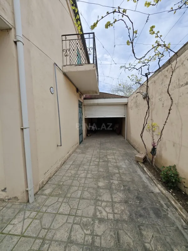 Satılır 6 otaqlı həyət evi 200 m²