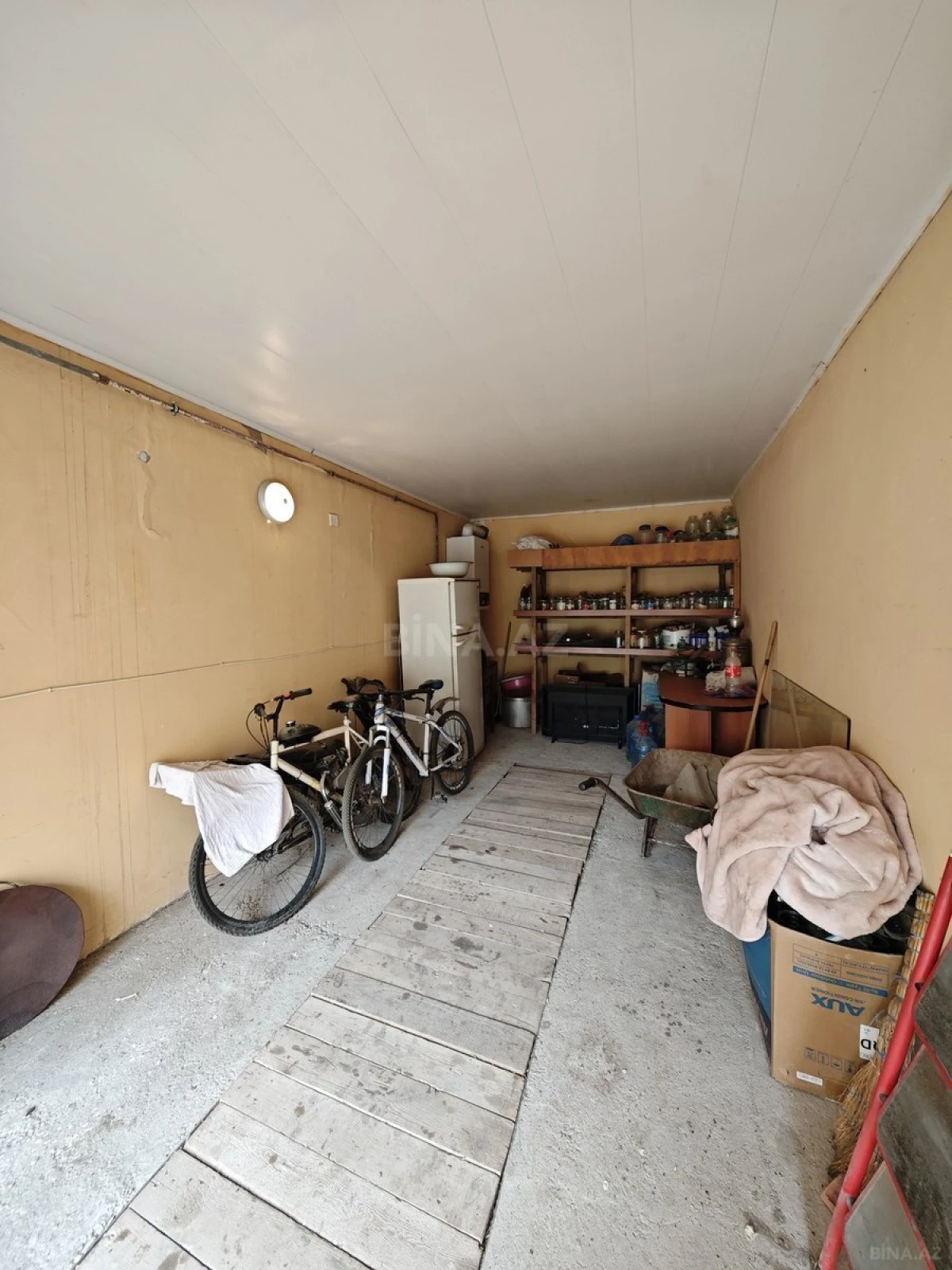 Satılır 6 otaqlı həyət evi 200 m²