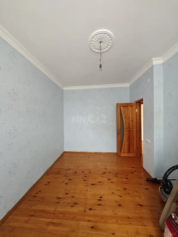 Satılır 6 otaqlı həyət evi 200 m²