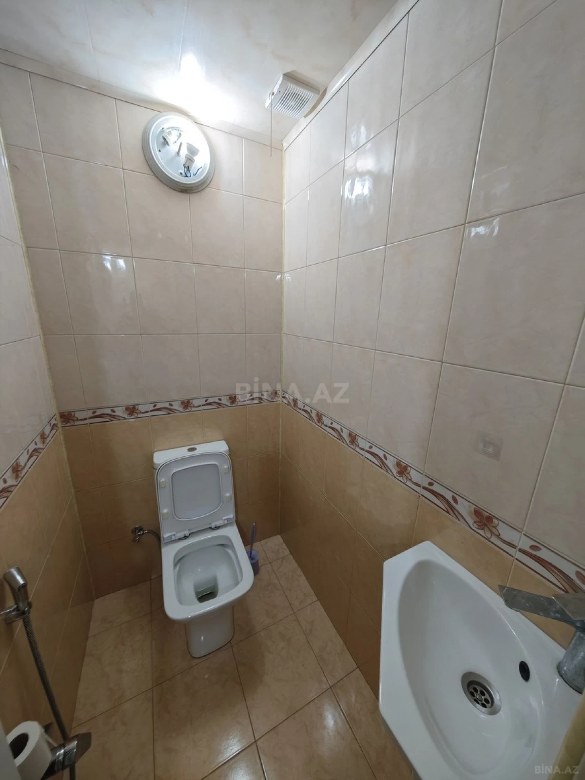 Satılır 6 otaqlı həyət evi 200 m²