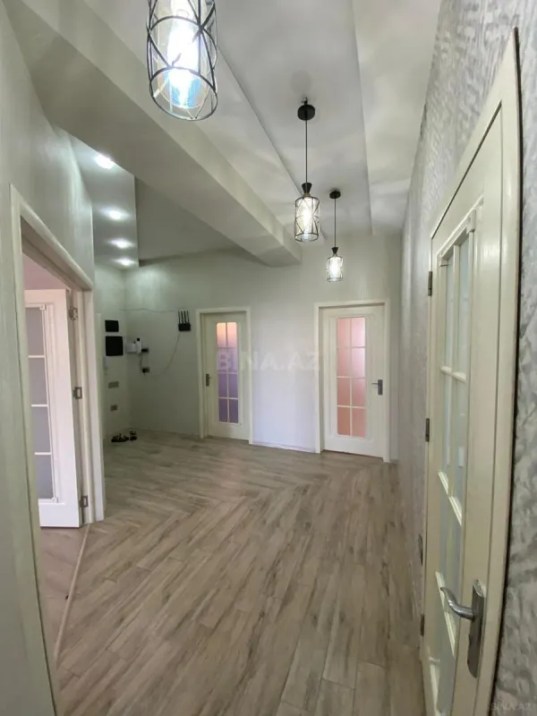 Kirayə verilir 3 otaqlı mənzil 150 m²