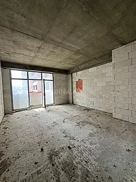 Satılır 4 otaqlı mənzil 180 m²