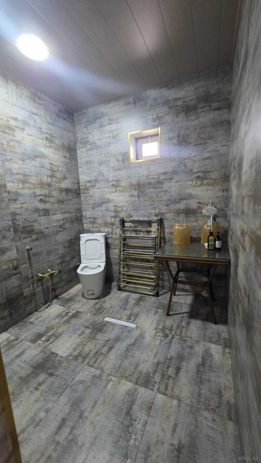 Satılır 6 otaqlı həyət evi 200 m²