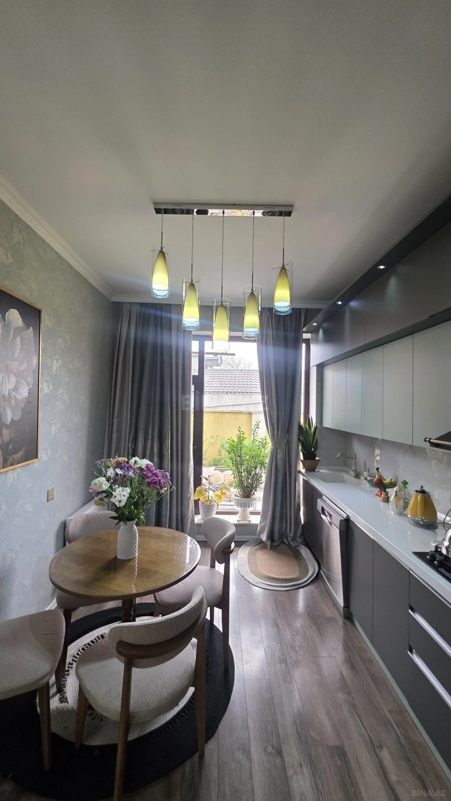 Satılır 6 otaqlı həyət evi 200 m²