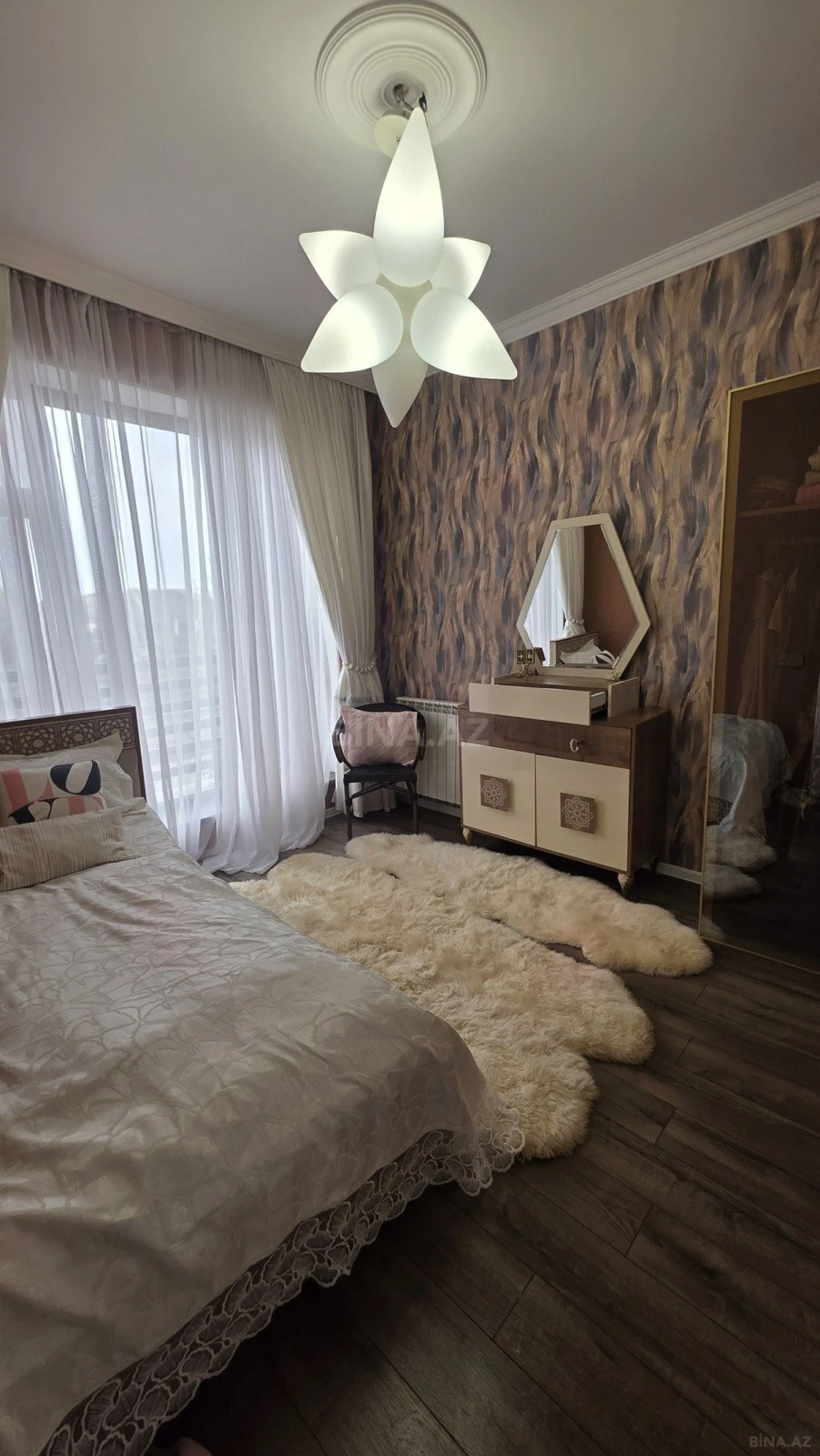 Satılır 6 otaqlı həyət evi 200 m²