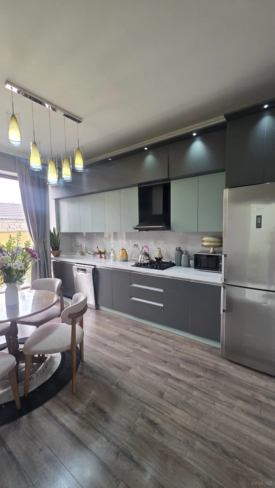 Satılır 6 otaqlı həyət evi 200 m²