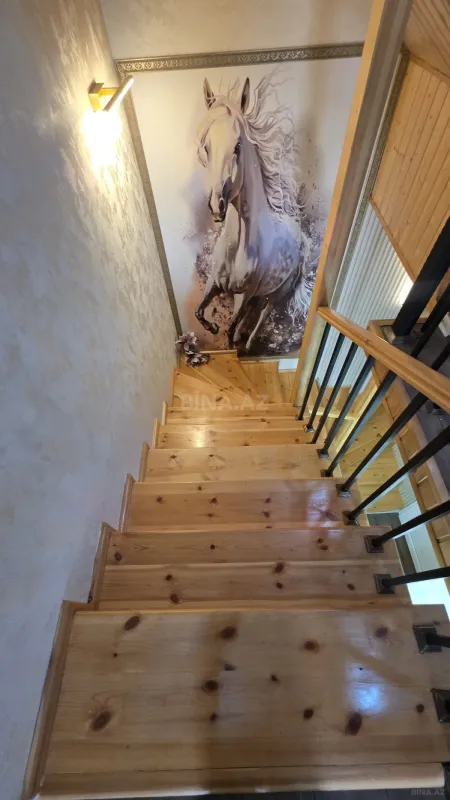 Satılır 6 otaqlı həyət evi 200 m²