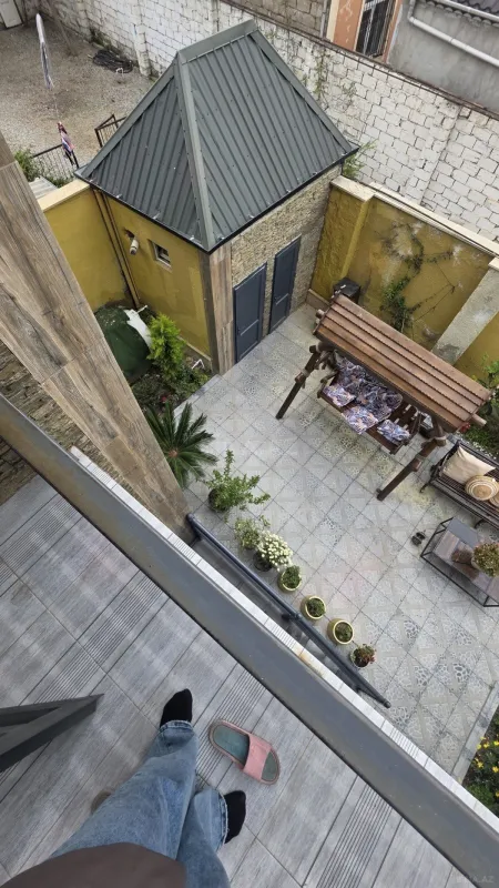 Satılır 6 otaqlı həyət evi 200 m²
