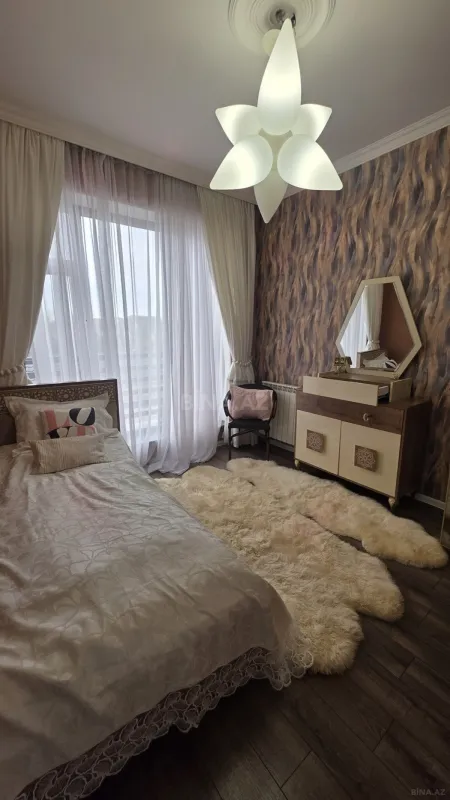 Satılır 6 otaqlı həyət evi 200 m²