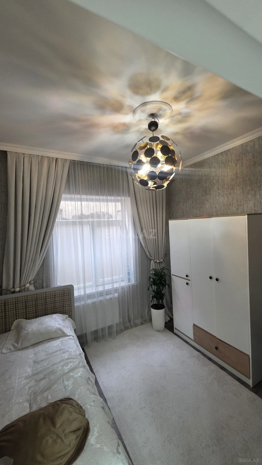 Satılır 6 otaqlı həyət evi 200 m²