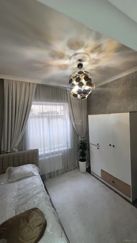 Satılır 6 otaqlı həyət evi 200 m²
