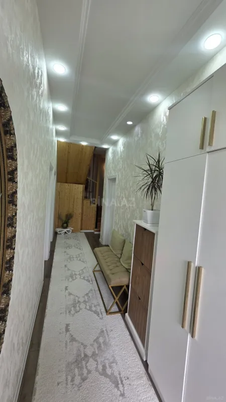Satılır 6 otaqlı həyət evi 200 m²