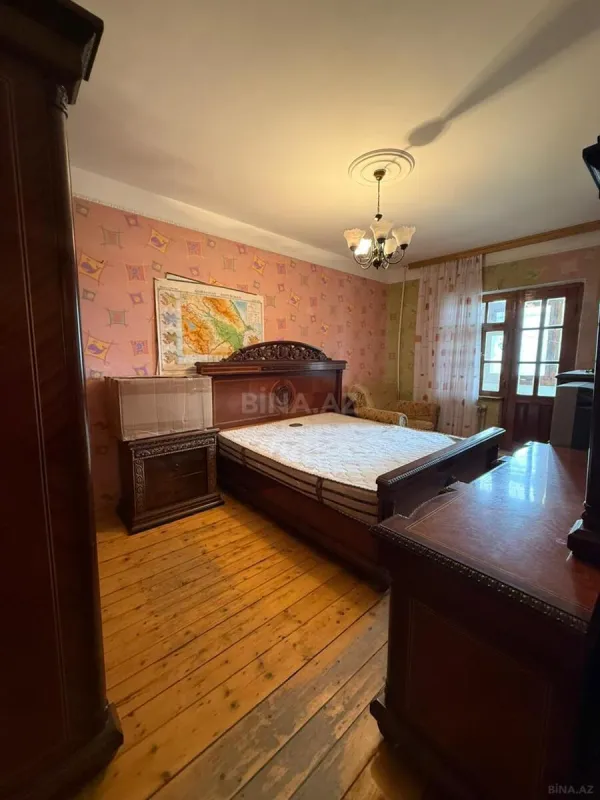 Satılır 4 otaqlı mənzil 100 m²