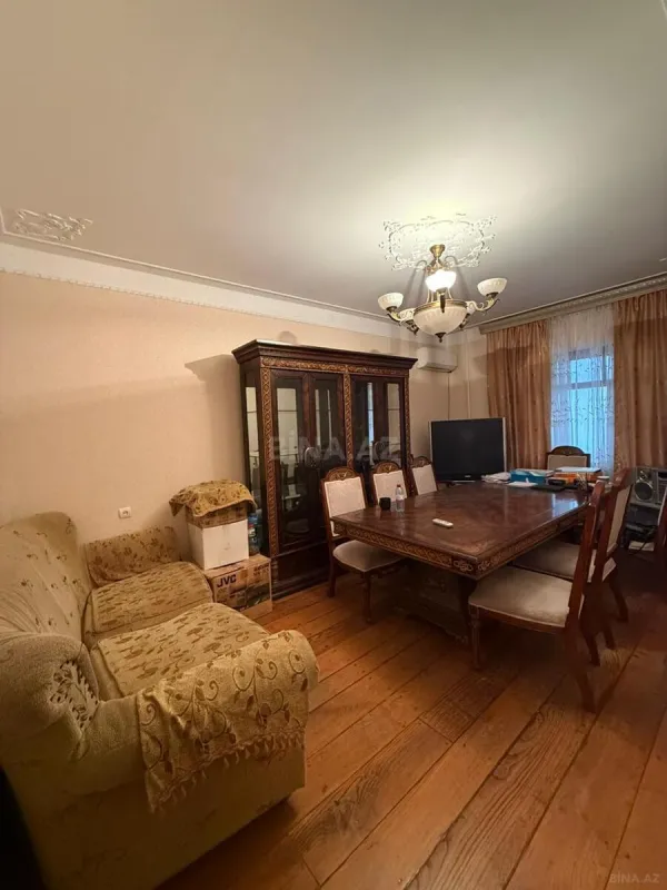 Satılır 4 otaqlı mənzil 100 m²