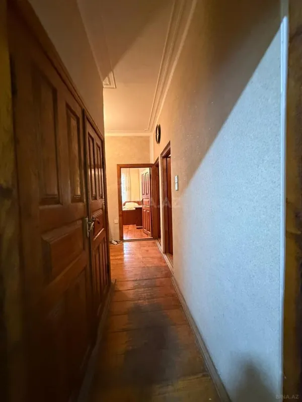 Satılır 4 otaqlı mənzil 100 m²