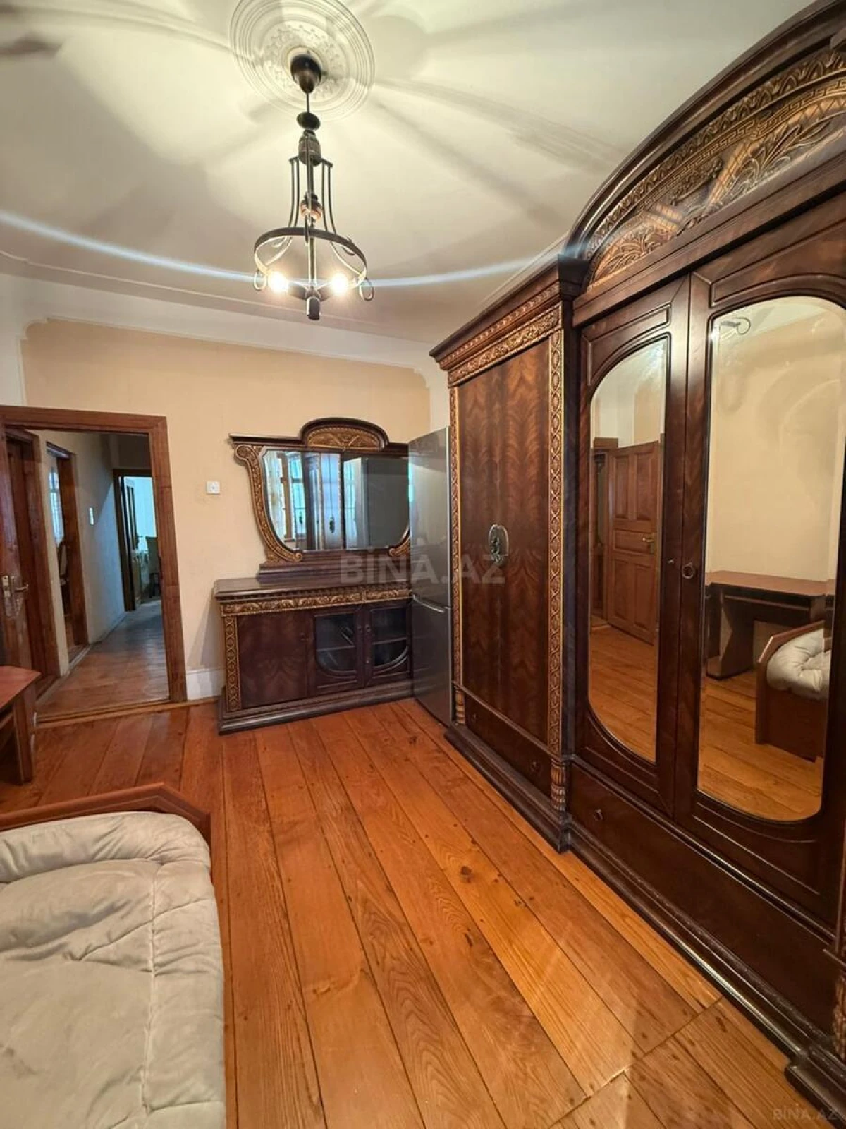 Satılır 4 otaqlı mənzil 100 m²