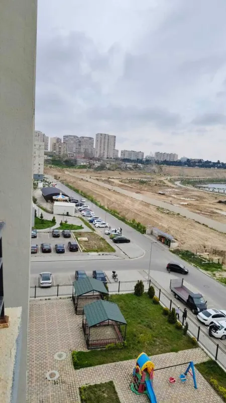 Kirayə verilir 3 otaqlı mənzil 85 m²