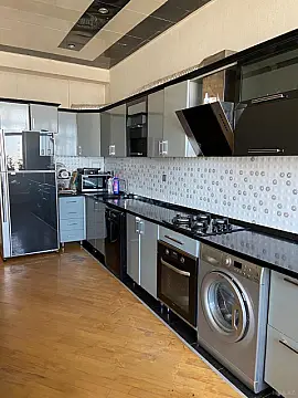 Satılır 4 otaqlı mənzil 221 m²
