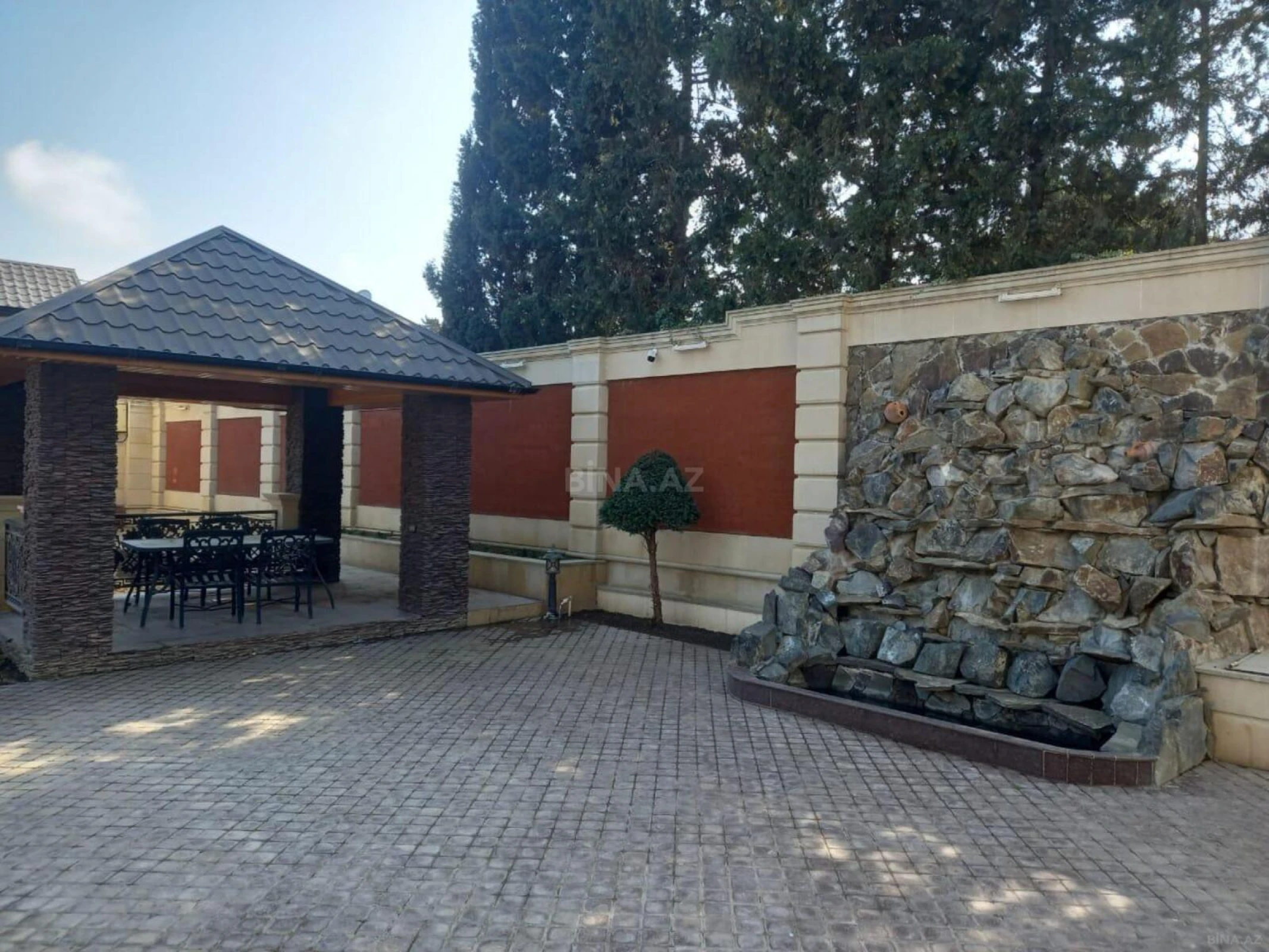 Satılır 6 otaqlı həyət evi 280 m²